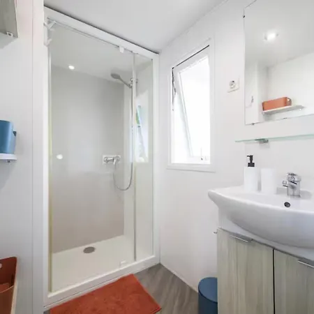 Mobil-home Climatise 68 Pers A 2 Pas De La *